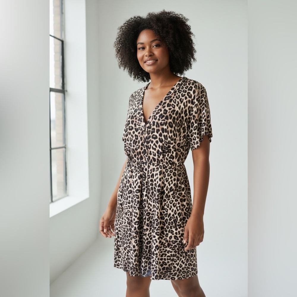 Torrid ladies animal, print short sleeve dress size 1X. Very good condition soft